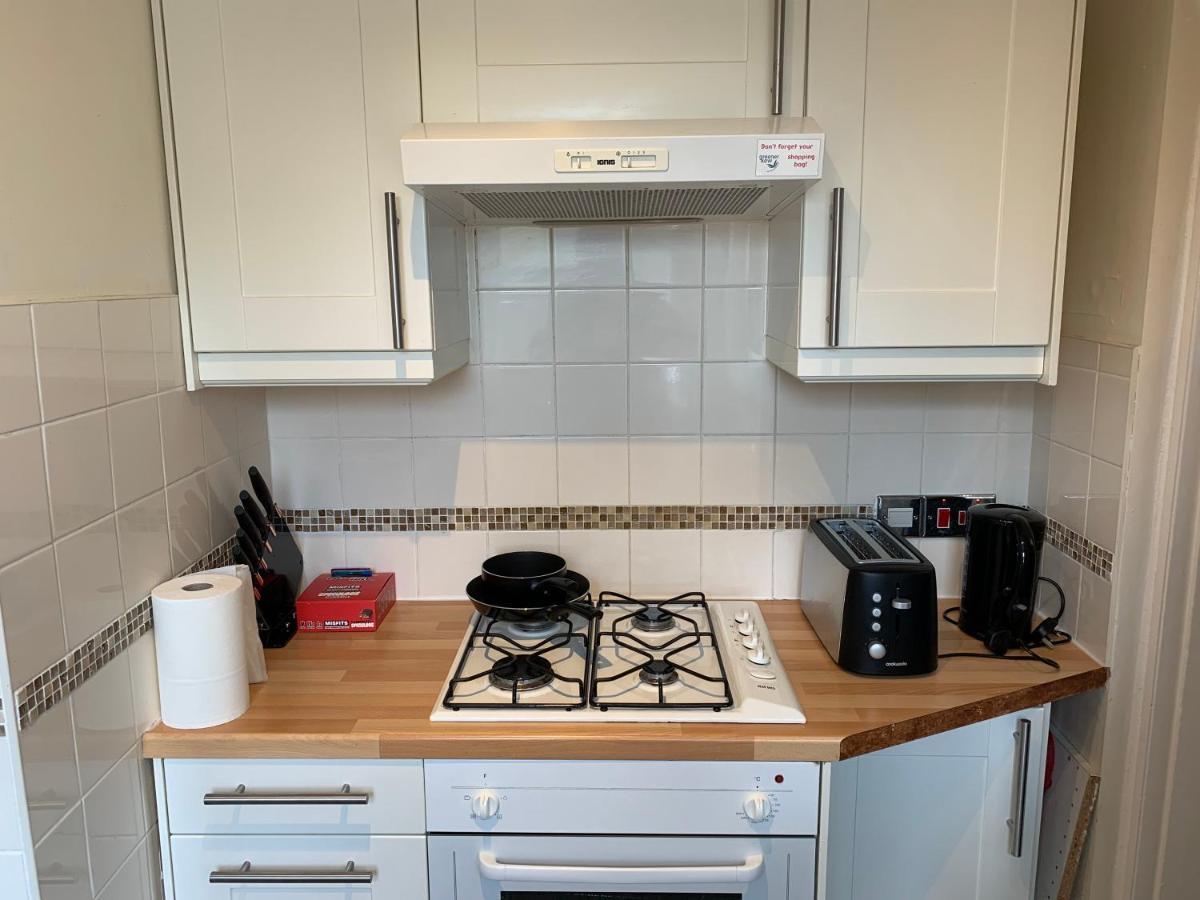 Complete 1 Bedroom Apartment With Wi-Fi, Kitchen, Tv In Heart Of Chiswick, Londres Exterior foto