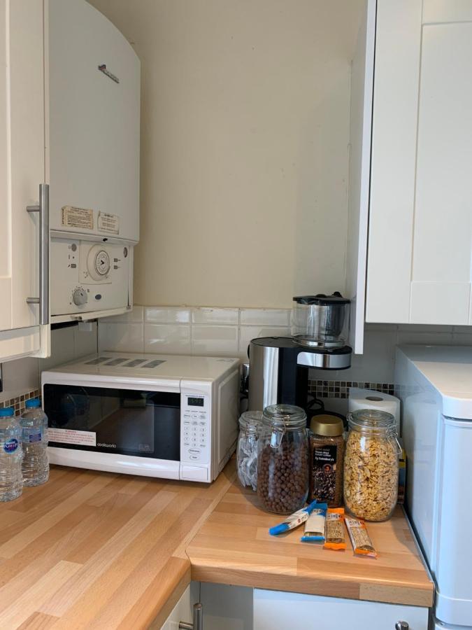 Complete 1 Bedroom Apartment With Wi-Fi, Kitchen, Tv In Heart Of Chiswick, Londres Exterior foto