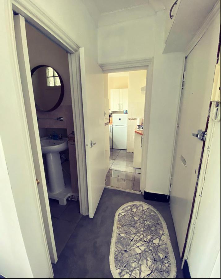 Complete 1 Bedroom Apartment With Wi-Fi, Kitchen, Tv In Heart Of Chiswick, Londres Exterior foto